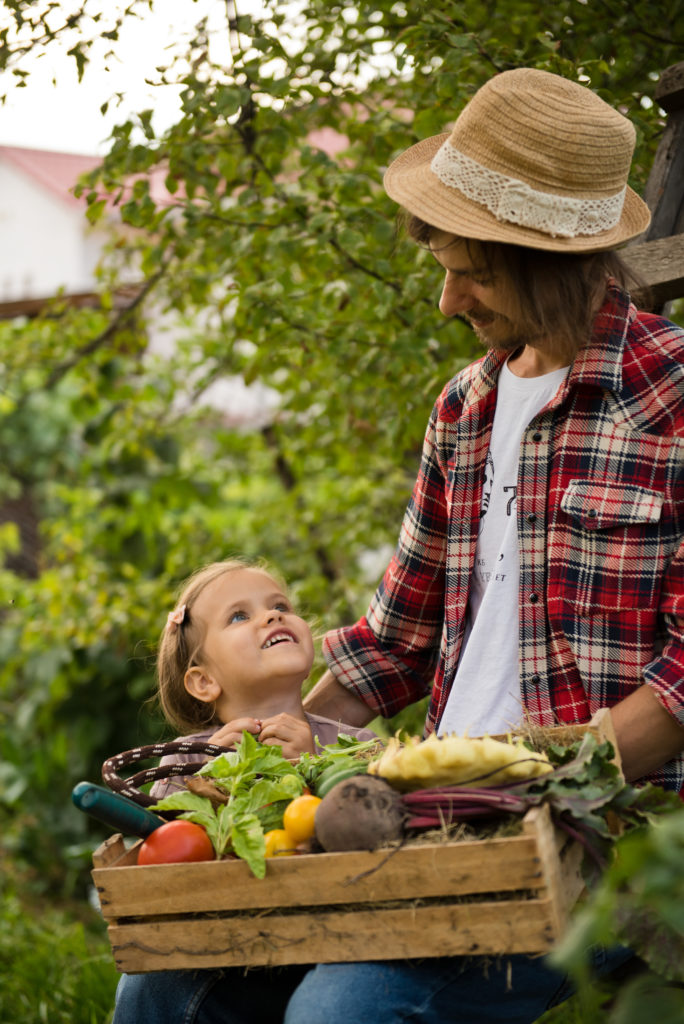 Father,And,Daughter,Happy,Having,A,Harvest,Of,Summer,Vegetables